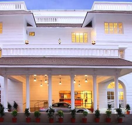 Hotel Luciya Palace Thrissur Eksteriør bilde