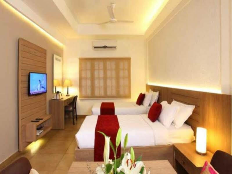 Hotel Luciya Palace Thrissur Eksteriør bilde