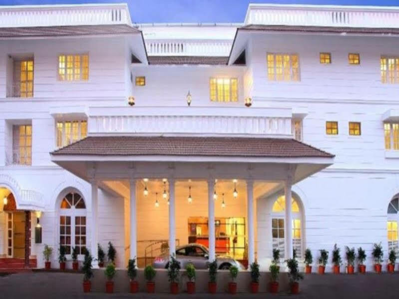 Hotel Luciya Palace Thrissur Eksteriør bilde